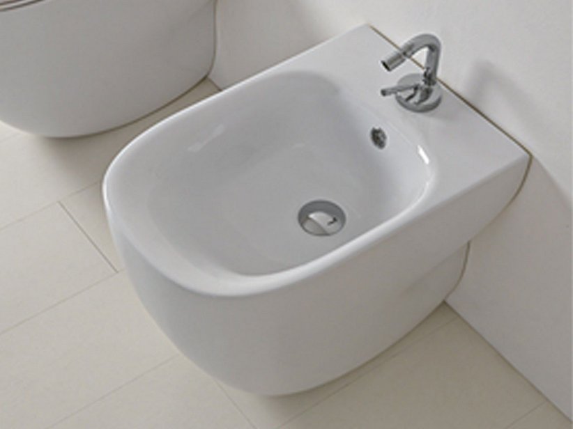Bidet a Terra Wild Design Back To Wall 52X34 cm Filomuro Bianco Lucido